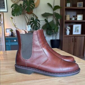Doc Martens Victor Brown Leather Chelsea Boots - Men’s Sz 8 - Women’s Sz 9